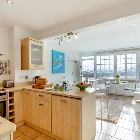 Lower Chy Rosewarne The Wharf Apartment *